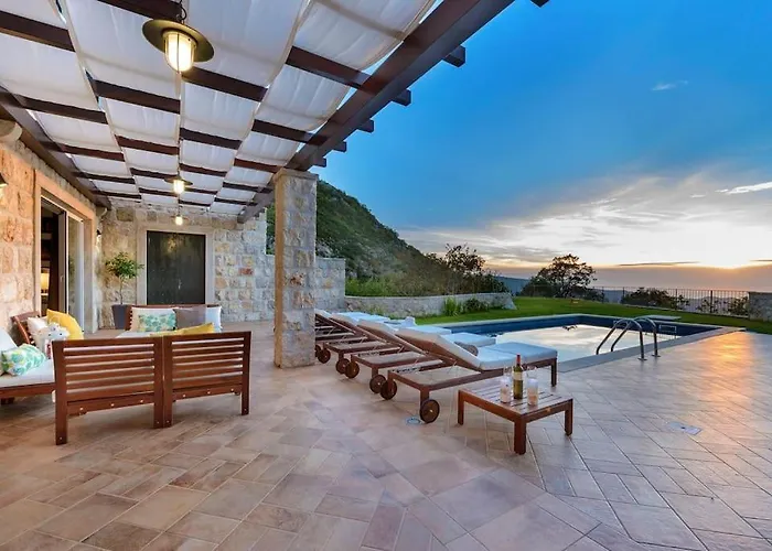 Family And Friends Villa *