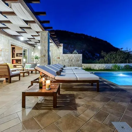 Family And Friends Dubravka