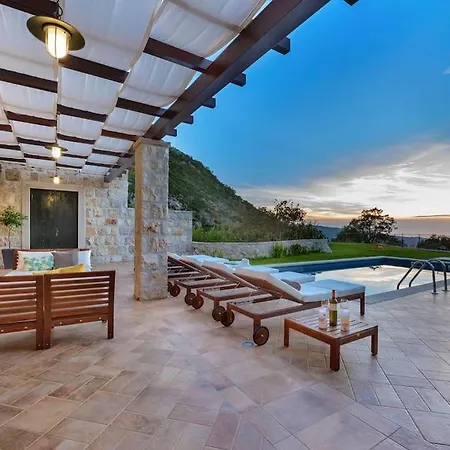 Family And Friends Villa *