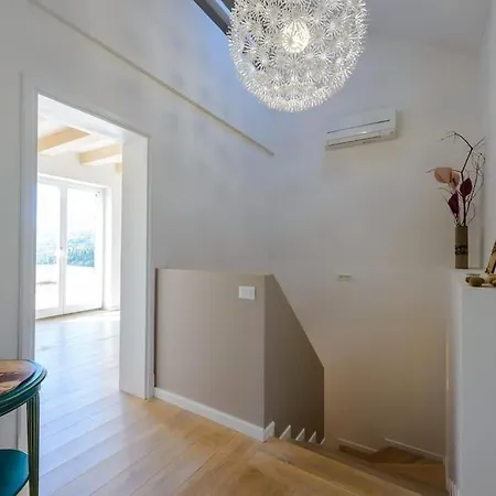 Villa Family And Friends *