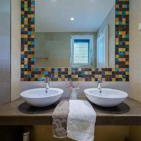 Family And Friends Villa *