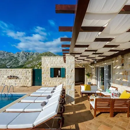 Family And Friends Dubravka