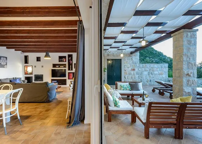 فيلة Family And Friends Dubravka